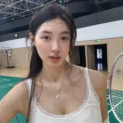 秦飞彤
